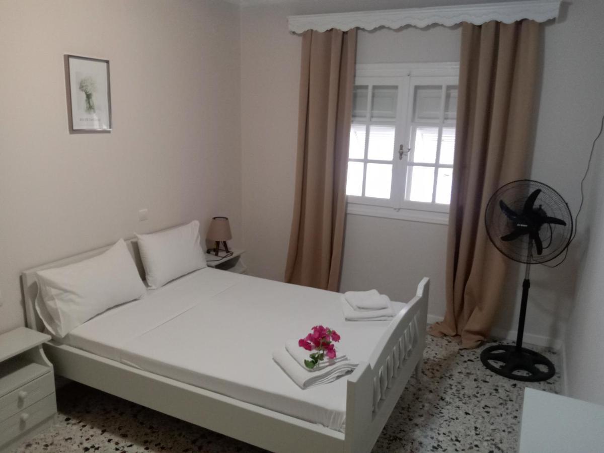 Menegis Apartment ไซคิย์นธอสทาวน์ ภายนอก รูปภาพ
