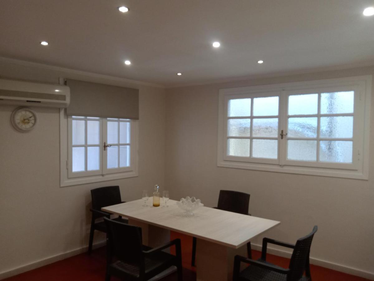 Menegis Apartment ไซคิย์นธอสทาวน์ ภายนอก รูปภาพ