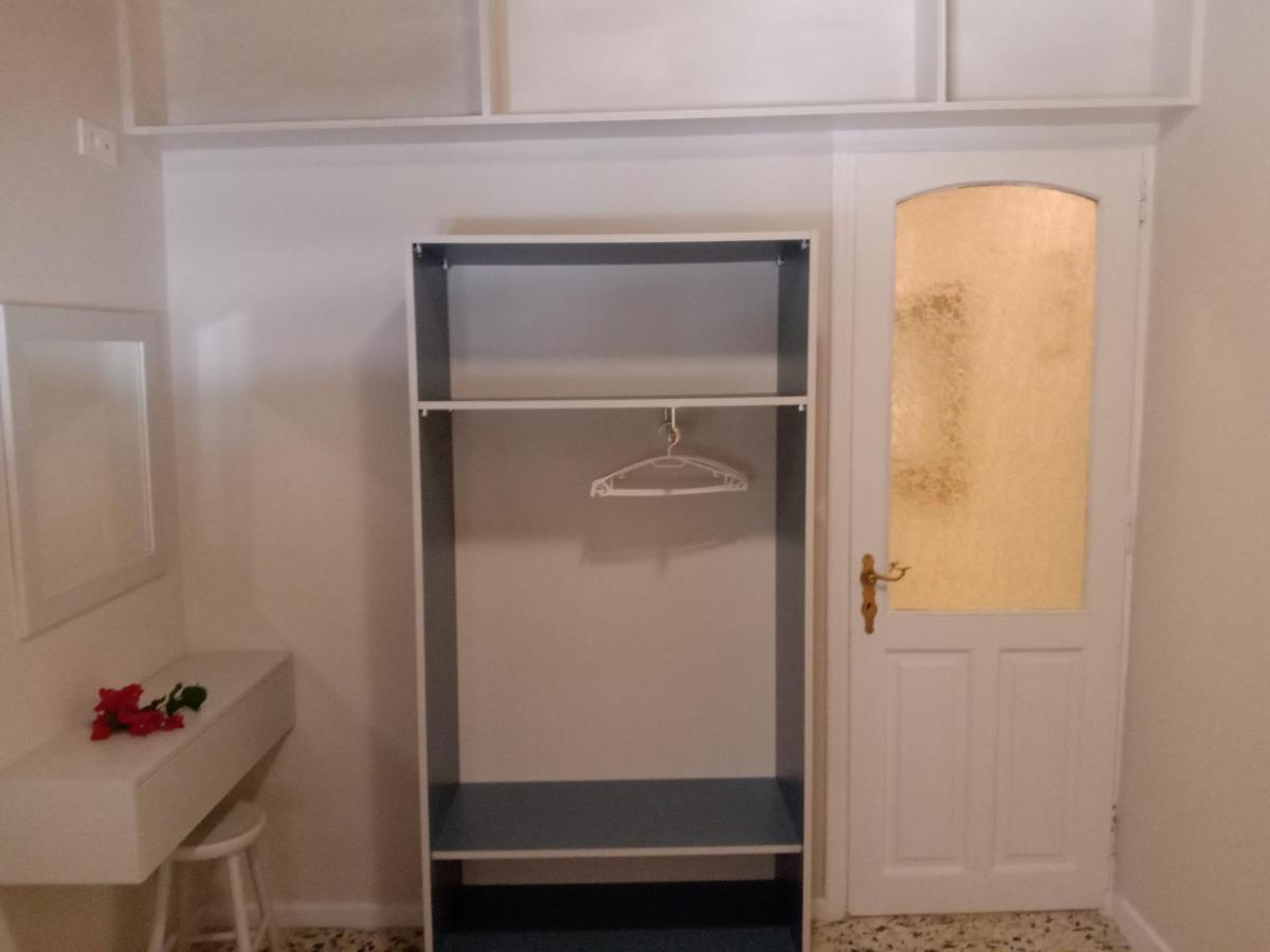 Menegis Apartment ไซคิย์นธอสทาวน์ ภายนอก รูปภาพ