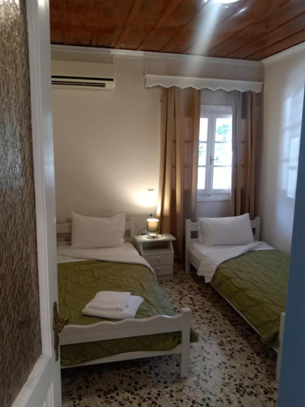 Menegis Apartment ไซคิย์นธอสทาวน์ ภายนอก รูปภาพ